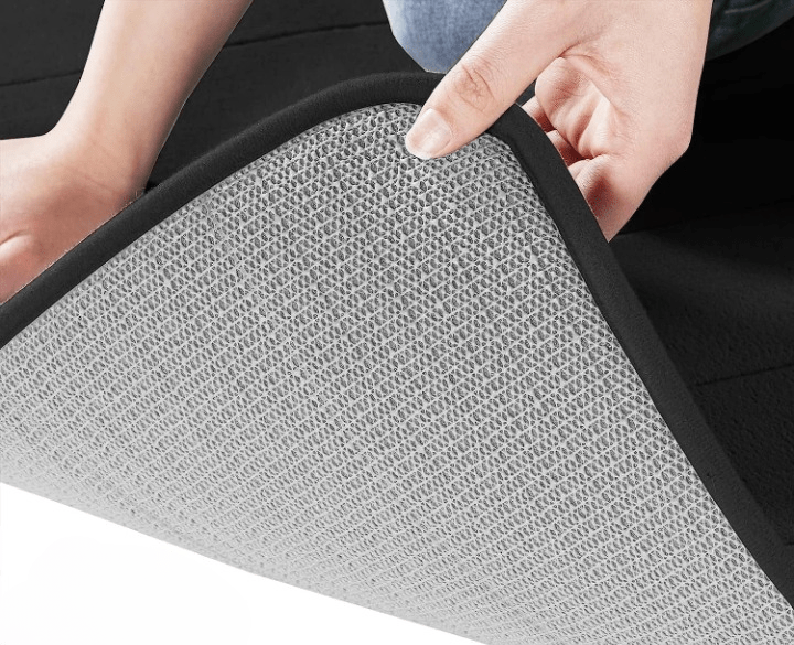 Tapis de bain bleu foncé