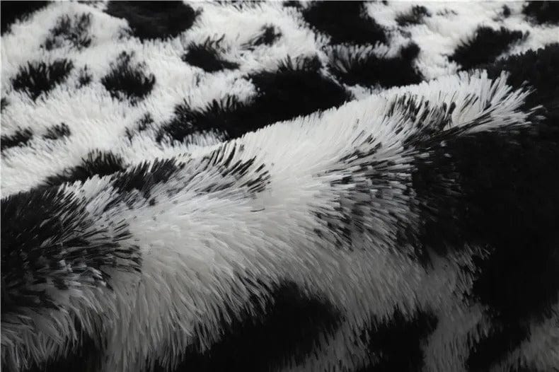 Tapis shaggy noir et blanc